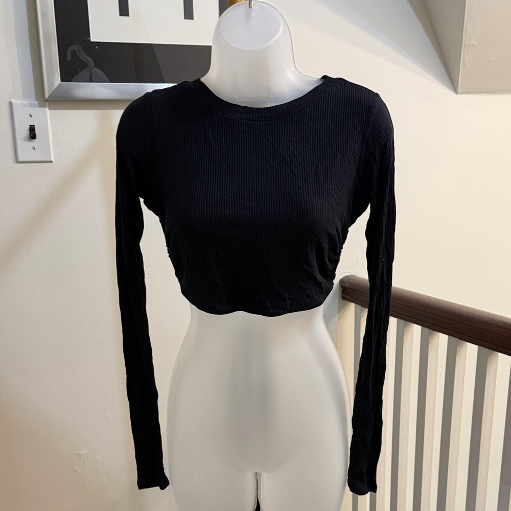 ALO Yoga Black Long Sleeve Crop Top